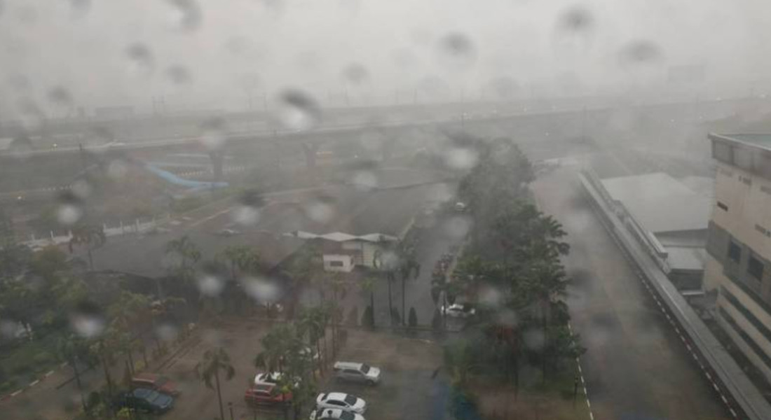 ระวังฝนตกหนัก ระวังฝนตกหนัก